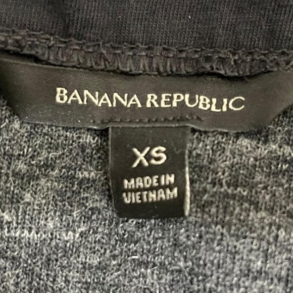 Banana Republic XS Grey Beaded Detail Short Sleeve Crewneck Top - Picture 6 of 7